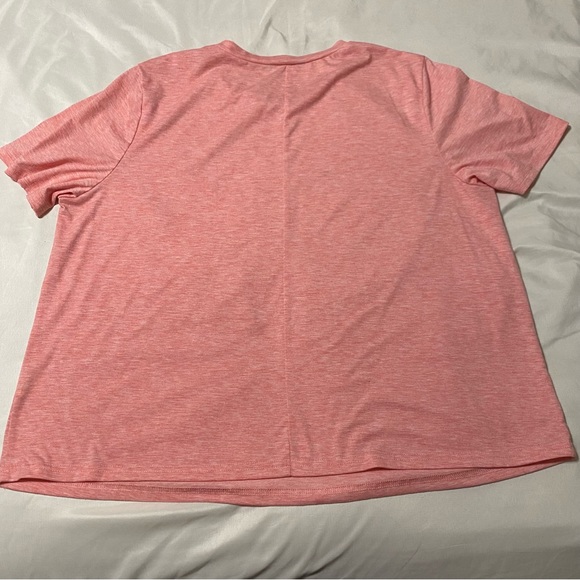 ☀️ “I love MILFs” Pink Graphic Slogan Shirt - Picture 3 of 5